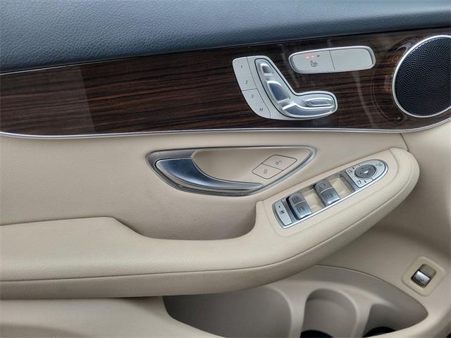 2018 Mercedes-benz Glc GLC 300, available for sale in Stratford, Connecticut | Wiz Leasing Inc. Stratford, Connecticut 2018 Mercedes-benz Glc GLC 300, available for sale in Stratford, Connecticut | Wiz Leasing Inc. Stratford, Connecticut