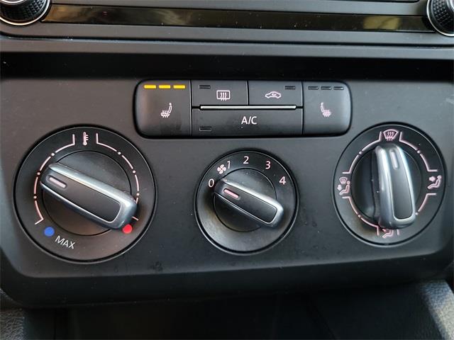 2017 Volkswagen Jetta 1.4T SE, available for sale in Stratford, Connecticut | Wiz Leasing Inc. Stratford, Connecticut 2017 Volkswagen Jetta 1.4T SE, available for sale in Stratford, Connecticut | Wiz Leasing Inc. Stratford, Connecticut