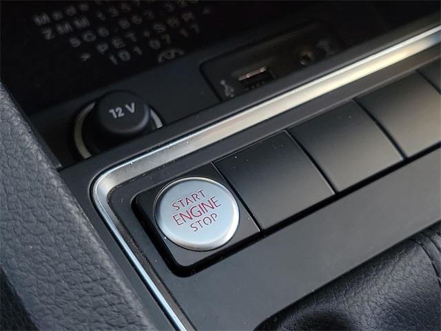 2017 Volkswagen Jetta 1.4T SE, available for sale in Stratford, Connecticut | Wiz Leasing Inc. Stratford, Connecticut 2017 Volkswagen Jetta 1.4T SE, available for sale in Stratford, Connecticut | Wiz Leasing Inc. Stratford, Connecticut