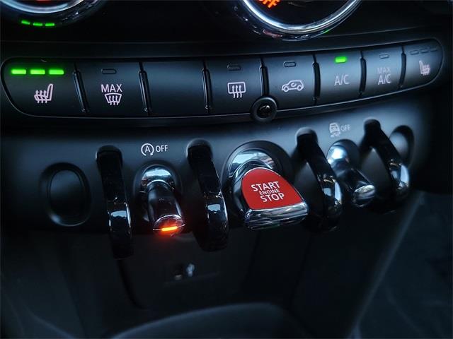 2019 Mini Cooper Oxford Edition, available for sale in Stratford, Connecticut | Wiz Leasing Inc. Stratford, Connecticut 2019 Mini Cooper Oxford Edition, available for sale in Stratford, Connecticut | Wiz Leasing Inc. Stratford, Connecticut