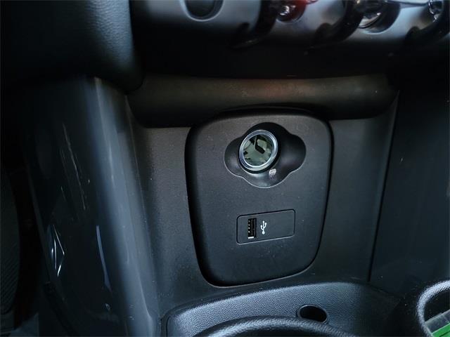 2019 Mini Cooper Oxford Edition, available for sale in Stratford, Connecticut | Wiz Leasing Inc. Stratford, Connecticut 2019 Mini Cooper Oxford Edition, available for sale in Stratford, Connecticut | Wiz Leasing Inc. Stratford, Connecticut