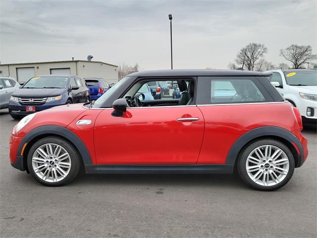 2015 Mini Cooper s Base, available for sale in Stratford, Connecticut | Wiz Leasing Inc. Stratford, Connecticut 2015 Mini Cooper s Base, available for sale in Stratford, Connecticut | Wiz Leasing Inc. Stratford, Connecticut