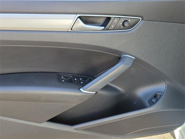 2019 Volkswagen Passat 2.0T Wolfsburg, available for sale in Stratford, Connecticut | Wiz Leasing Inc. Stratford, Connecticut 2019 Volkswagen Passat 2.0T Wolfsburg, available for sale in Stratford, Connecticut | Wiz Leasing Inc. Stratford, Connecticut