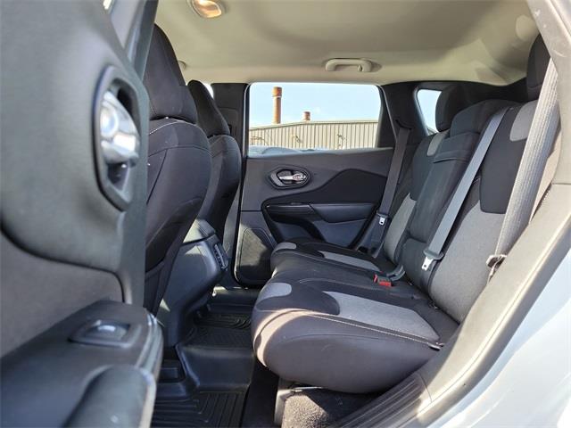 2014 Jeep Cherokee Latitude, available for sale in Stratford, Connecticut | Wiz Leasing Inc. Stratford, Connecticut 2014 Jeep Cherokee Latitude, available for sale in Stratford, Connecticut | Wiz Leasing Inc. Stratford, Connecticut