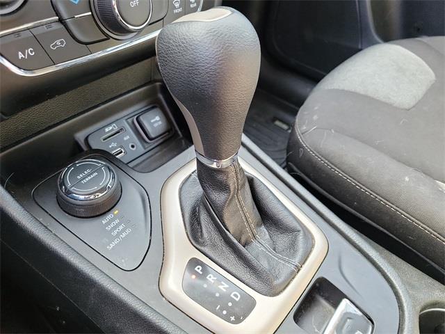 2014 Jeep Cherokee Latitude, available for sale in Stratford, Connecticut | Wiz Leasing Inc. Stratford, Connecticut 2014 Jeep Cherokee Latitude, available for sale in Stratford, Connecticut | Wiz Leasing Inc. Stratford, Connecticut