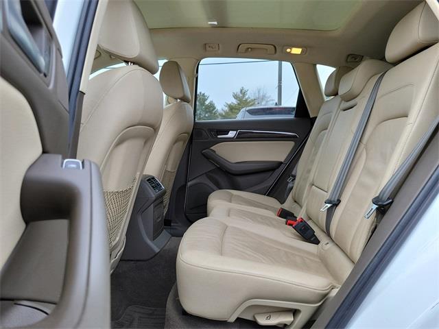 2014 Audi Q5 2.0T Premium Plus, available for sale in Stratford, Connecticut | Wiz Leasing Inc. Stratford, Connecticut 2014 Audi Q5 2.0T Premium Plus, available for sale in Stratford, Connecticut | Wiz Leasing Inc. Stratford, Connecticut