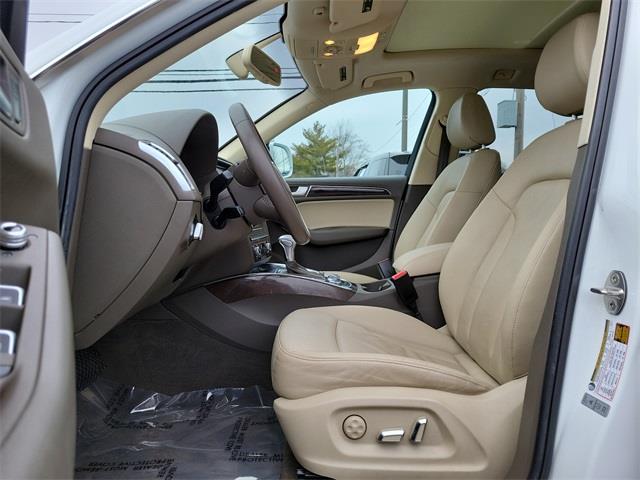 2014 Audi Q5 2.0T Premium Plus, available for sale in Stratford, Connecticut | Wiz Leasing Inc. Stratford, Connecticut 2014 Audi Q5 2.0T Premium Plus, available for sale in Stratford, Connecticut | Wiz Leasing Inc. Stratford, Connecticut