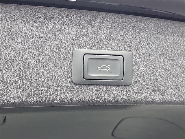 2016 Audi Q5 2.0T Premium Plus, available for sale in Stratford, Connecticut | Wiz Leasing Inc. Stratford, Connecticut 2016 Audi Q5 2.0T Premium Plus, available for sale in Stratford, Connecticut | Wiz Leasing Inc. Stratford, Connecticut