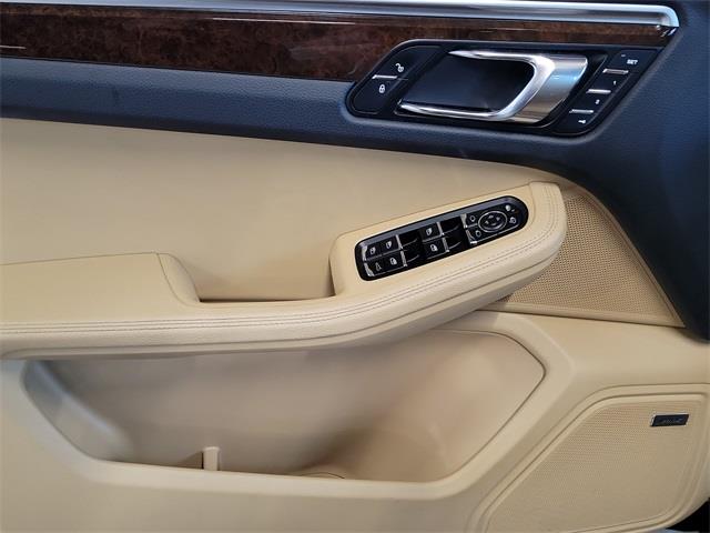2017 Porsche Macan Base, available for sale in Stratford, Connecticut | Wiz Leasing Inc. Stratford, Connecticut 2017 Porsche Macan Base, available for sale in Stratford, Connecticut | Wiz Leasing Inc. Stratford, Connecticut