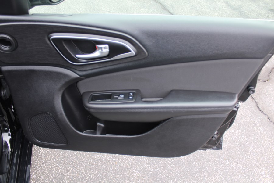 2016 Chrysler 200 4dr Sdn Limited FWD, available for sale in Deer Park, New York | Car Tec Enterprise Leasing & Sales LLC. Deer Park, New York 2016 Chrysler 200 4dr Sdn Limited FWD, available for sale in Deer Park, New York | Car Tec Enterprise Leasing & Sales LLC. Deer Park, New York