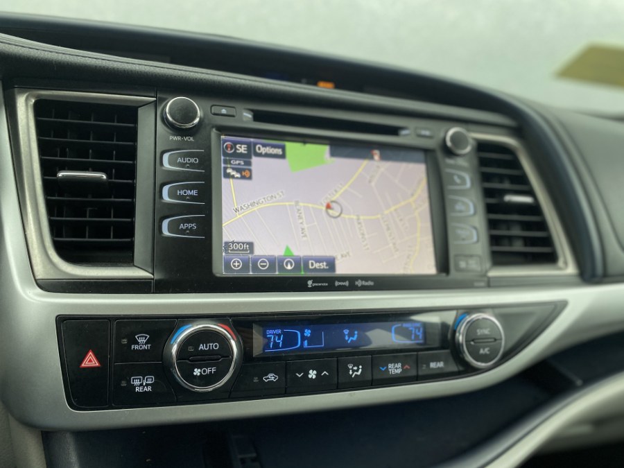 2019 Toyota Highlander XLE AWD W/Nav, available for sale in Peabody, Massachusetts | New Star Motors. Peabody, Massachusetts 2019 Toyota Highlander XLE AWD W/Nav, available for sale in Peabody, Massachusetts | New Star Motors. Peabody, Massachusetts