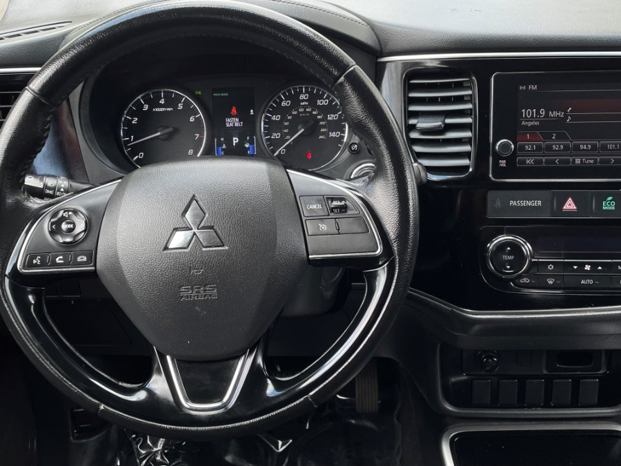 2018 Mitsubishi Outlander SE FWD, available for sale in Corona, California | Green Light Auto. Corona, California 2018 Mitsubishi Outlander SE FWD, available for sale in Corona, California | Green Light Auto. Corona, California