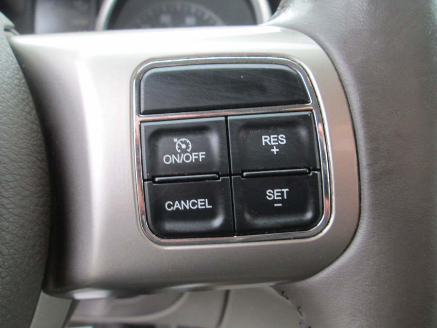 2011 Jeep Grand Cherokee 4WD 4dr Laredo, available for sale in Massapequa, New York | South Shore Auto Brokers & Sales. Massapequa, New York 2011 Jeep Grand Cherokee 4WD 4dr Laredo, available for sale in Massapequa, New York | South Shore Auto Brokers & Sales. Massapequa, New York