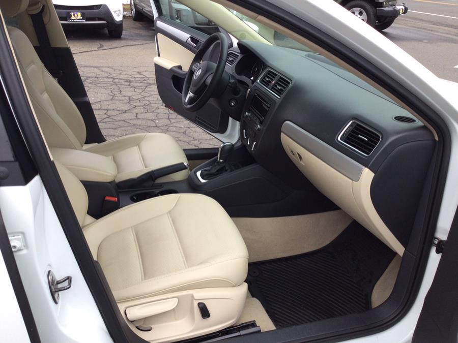 2014 Volkswagen Jetta Sedan 4dr Auto SE PZEV, available for sale in Plantsville, Connecticut | L&S Automotive LLC. Plantsville, Connecticut 2014 Volkswagen Jetta Sedan 4dr Auto SE PZEV, available for sale in Plantsville, Connecticut | L&S Automotive LLC. Plantsville, Connecticut