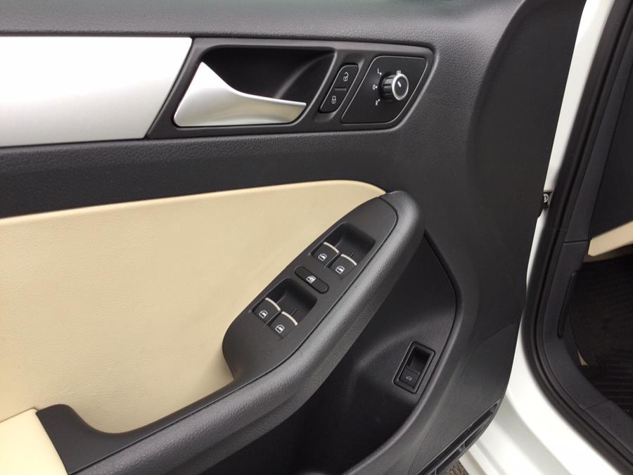 2014 Volkswagen Jetta Sedan 4dr Auto SE PZEV, available for sale in Plantsville, Connecticut | L&S Automotive LLC. Plantsville, Connecticut 2014 Volkswagen Jetta Sedan 4dr Auto SE PZEV, available for sale in Plantsville, Connecticut | L&S Automotive LLC. Plantsville, Connecticut