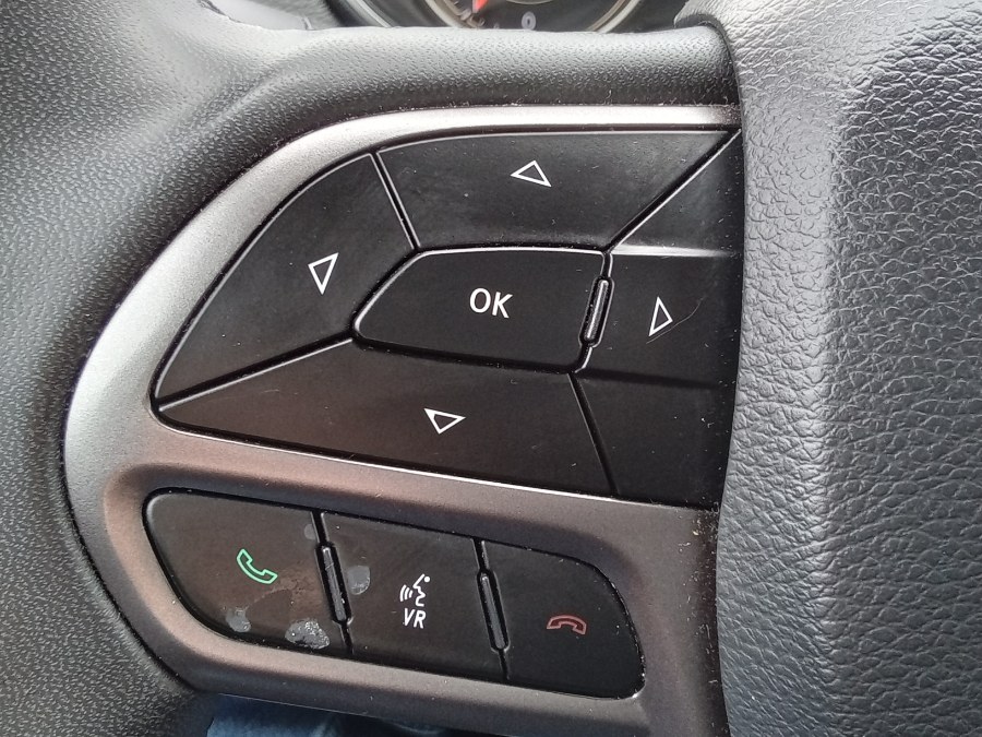 2020 Jeep Cherokee Latitude Plus FWD, available for sale in Irvington, New Jersey | NJ Used Cars Center. Irvington, New Jersey 2020 Jeep Cherokee Latitude Plus FWD, available for sale in Irvington, New Jersey | NJ Used Cars Center. Irvington, New Jersey
