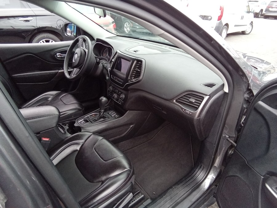 2020 Jeep Cherokee Latitude Plus FWD, available for sale in Irvington, New Jersey | NJ Used Cars Center. Irvington, New Jersey 2020 Jeep Cherokee Latitude Plus FWD, available for sale in Irvington, New Jersey | NJ Used Cars Center. Irvington, New Jersey