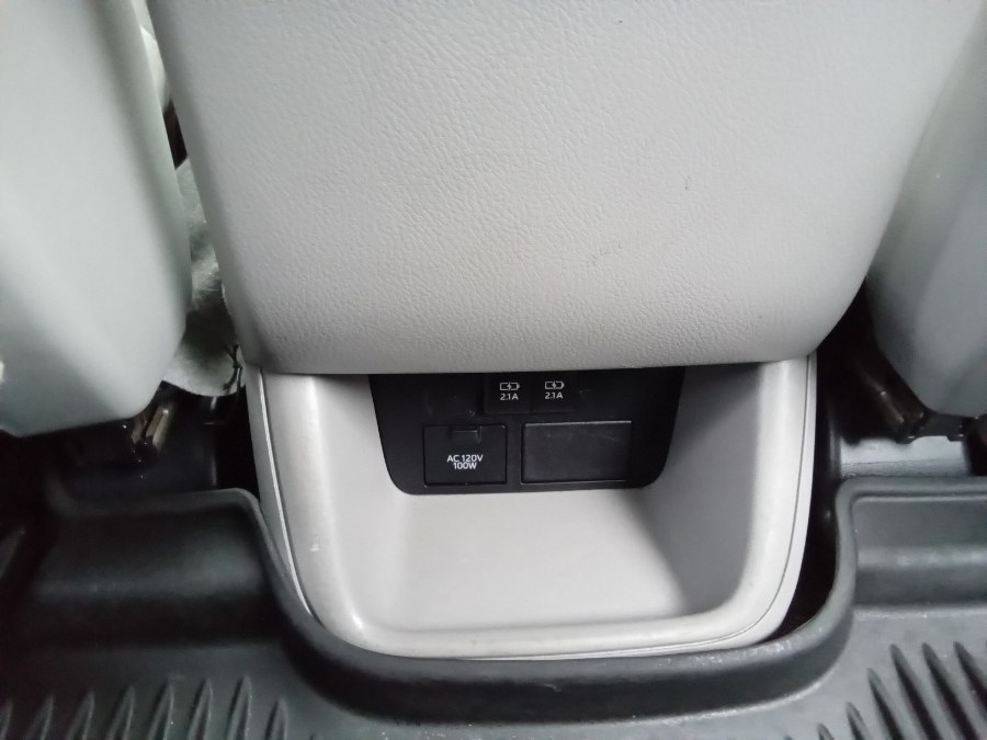 2019 Toyota Highlander XLE V6 AWD (Natl), available for sale in Irvington, New Jersey | NJ Used Cars Center. Irvington, New Jersey 2019 Toyota Highlander XLE V6 AWD (Natl), available for sale in Irvington, New Jersey | NJ Used Cars Center. Irvington, New Jersey