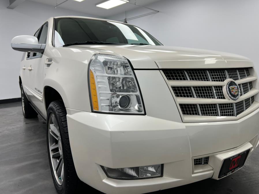 2013 Cadillac Escalade ESV AWD 4dr Premium, available for sale in Elizabeth, New Jersey | M Auto Group. Elizabeth, New Jersey 2013 Cadillac Escalade ESV AWD 4dr Premium, available for sale in Elizabeth, New Jersey | M Auto Group. Elizabeth, New Jersey