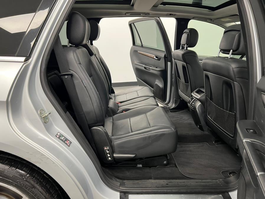 2011 Mercedes-Benz R-Class 4MATIC 4dr R350, available for sale in Elizabeth, New Jersey | M Auto Group. Elizabeth, New Jersey 2011 Mercedes-Benz R-Class 4MATIC 4dr R350, available for sale in Elizabeth, New Jersey | M Auto Group. Elizabeth, New Jersey