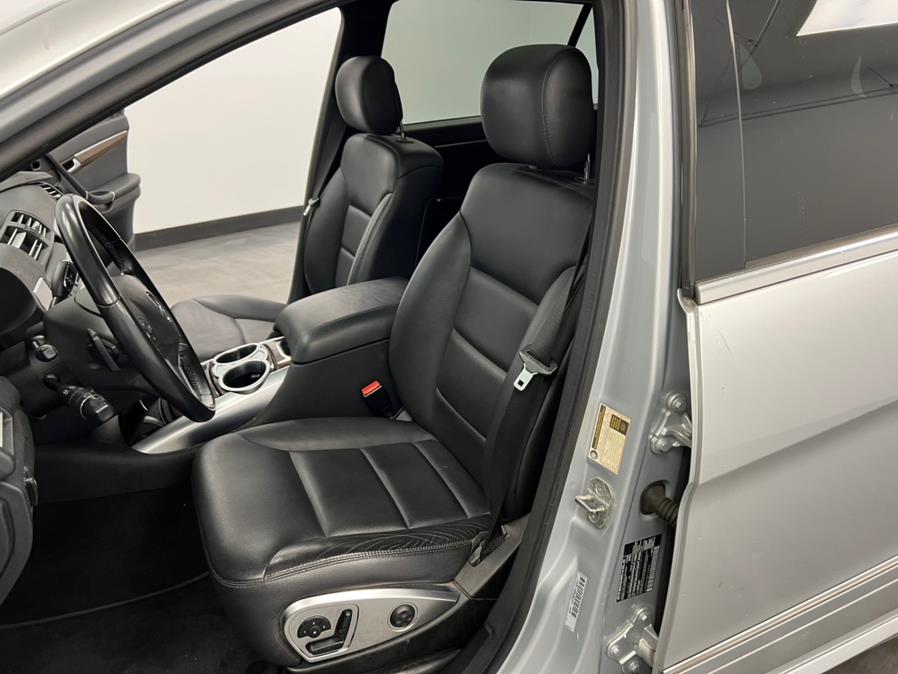 2011 Mercedes-Benz R-Class 4MATIC 4dr R350, available for sale in Elizabeth, New Jersey | M Auto Group. Elizabeth, New Jersey 2011 Mercedes-Benz R-Class 4MATIC 4dr R350, available for sale in Elizabeth, New Jersey | M Auto Group. Elizabeth, New Jersey