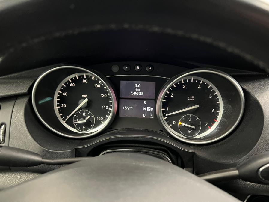 2011 Mercedes-Benz R-Class 4MATIC 4dr R350, available for sale in Elizabeth, New Jersey | M Auto Group. Elizabeth, New Jersey 2011 Mercedes-Benz R-Class 4MATIC 4dr R350, available for sale in Elizabeth, New Jersey | M Auto Group. Elizabeth, New Jersey