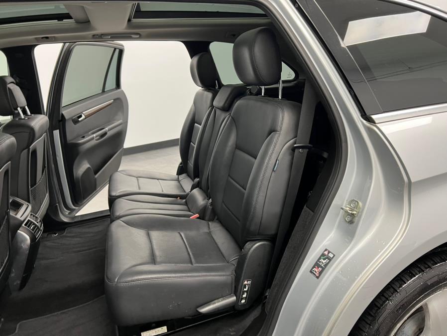 2011 Mercedes-Benz R-Class 4MATIC 4dr R350, available for sale in Elizabeth, New Jersey | M Auto Group. Elizabeth, New Jersey 2011 Mercedes-Benz R-Class 4MATIC 4dr R350, available for sale in Elizabeth, New Jersey | M Auto Group. Elizabeth, New Jersey