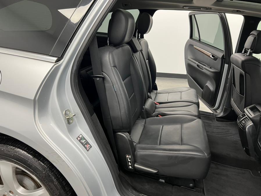 2011 Mercedes-Benz R-Class 4MATIC 4dr R350, available for sale in Elizabeth, New Jersey | M Auto Group. Elizabeth, New Jersey 2011 Mercedes-Benz R-Class 4MATIC 4dr R350, available for sale in Elizabeth, New Jersey | M Auto Group. Elizabeth, New Jersey