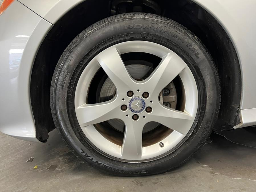 2011 Mercedes-Benz R-Class 4MATIC 4dr R350, available for sale in Elizabeth, New Jersey | M Auto Group. Elizabeth, New Jersey 2011 Mercedes-Benz R-Class 4MATIC 4dr R350, available for sale in Elizabeth, New Jersey | M Auto Group. Elizabeth, New Jersey