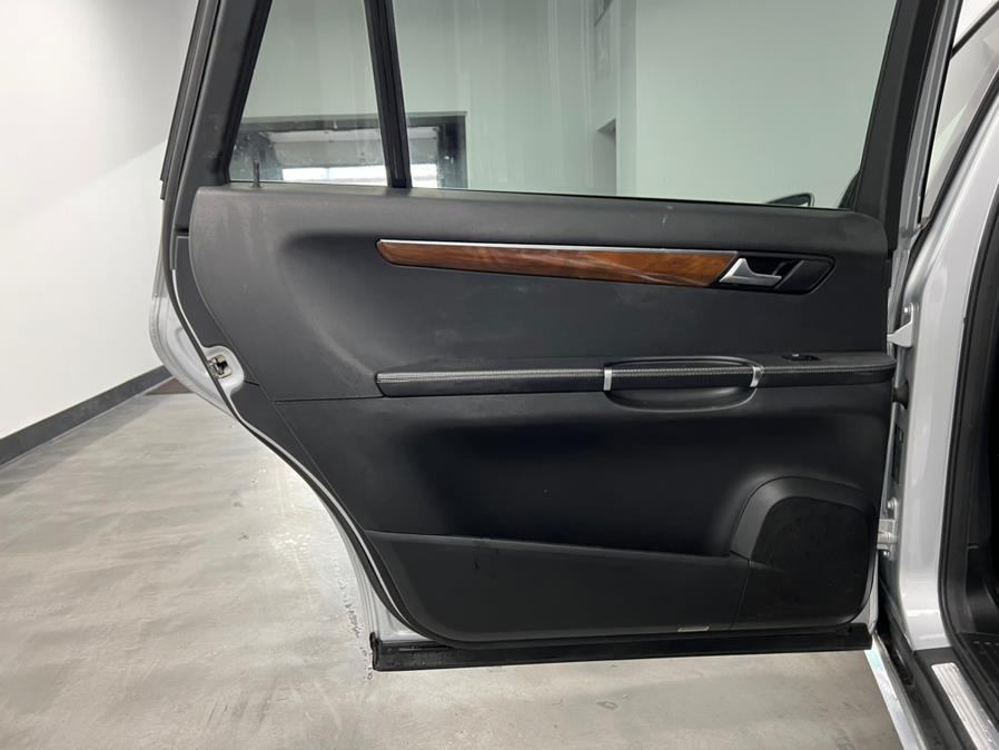 2011 Mercedes-Benz R-Class 4MATIC 4dr R350, available for sale in Elizabeth, New Jersey | M Auto Group. Elizabeth, New Jersey 2011 Mercedes-Benz R-Class 4MATIC 4dr R350, available for sale in Elizabeth, New Jersey | M Auto Group. Elizabeth, New Jersey