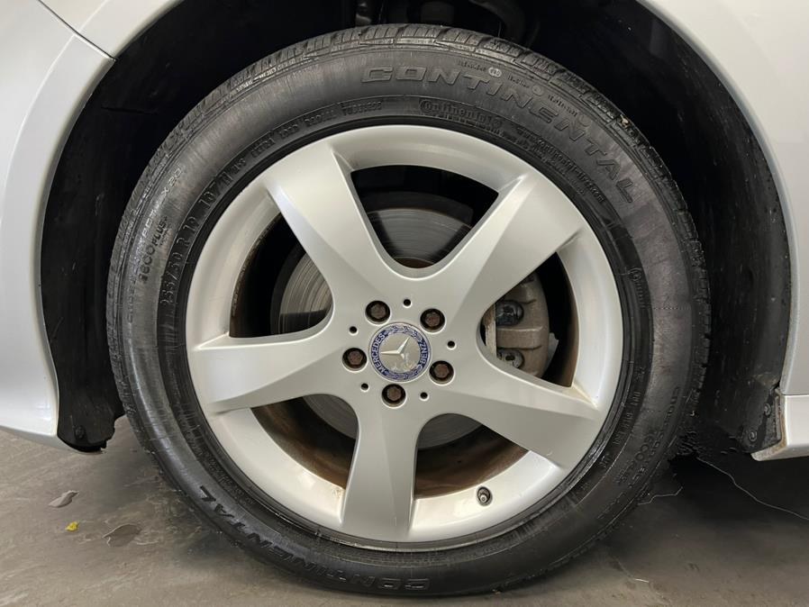 2011 Mercedes-Benz R-Class 4MATIC 4dr R350, available for sale in Elizabeth, New Jersey | M Auto Group. Elizabeth, New Jersey 2011 Mercedes-Benz R-Class 4MATIC 4dr R350, available for sale in Elizabeth, New Jersey | M Auto Group. Elizabeth, New Jersey