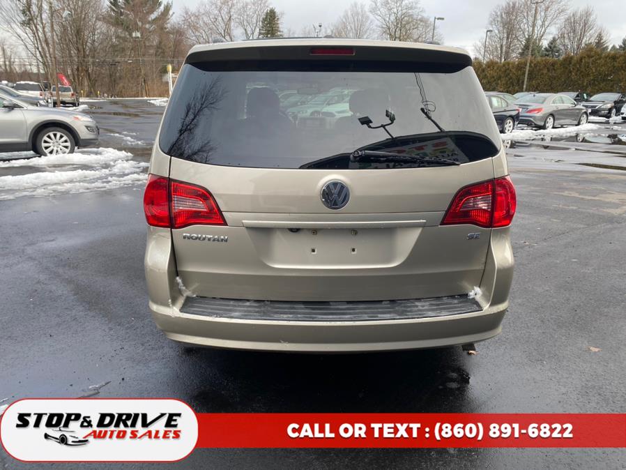 2009 Volkswagen Routan 4dr Wgn SE, available for sale in East Windsor, Connecticut | Stop & Drive Auto Sales. East Windsor, Connecticut 2009 Volkswagen Routan 4dr Wgn SE, available for sale in East Windsor, Connecticut | Stop & Drive Auto Sales. East Windsor, Connecticut