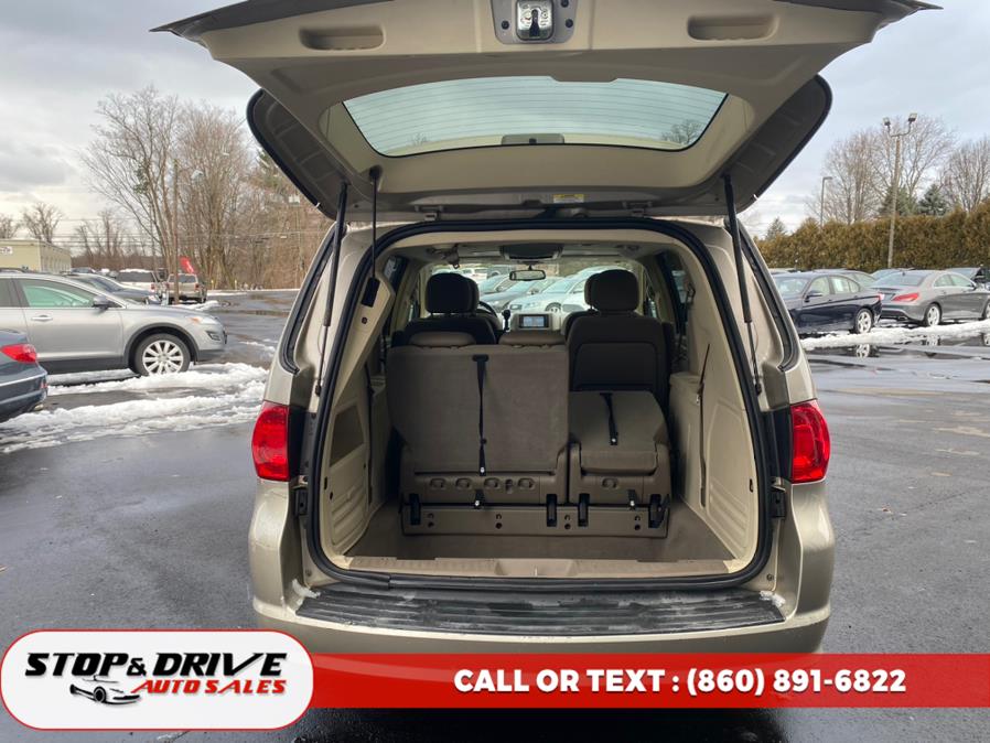 2009 Volkswagen Routan 4dr Wgn SE, available for sale in East Windsor, Connecticut | Stop & Drive Auto Sales. East Windsor, Connecticut 2009 Volkswagen Routan 4dr Wgn SE, available for sale in East Windsor, Connecticut | Stop & Drive Auto Sales. East Windsor, Connecticut