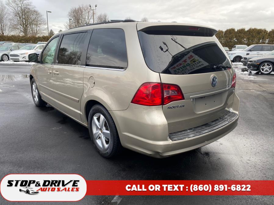 2009 Volkswagen Routan 4dr Wgn SE, available for sale in East Windsor, Connecticut | Stop & Drive Auto Sales. East Windsor, Connecticut 2009 Volkswagen Routan 4dr Wgn SE, available for sale in East Windsor, Connecticut | Stop & Drive Auto Sales. East Windsor, Connecticut