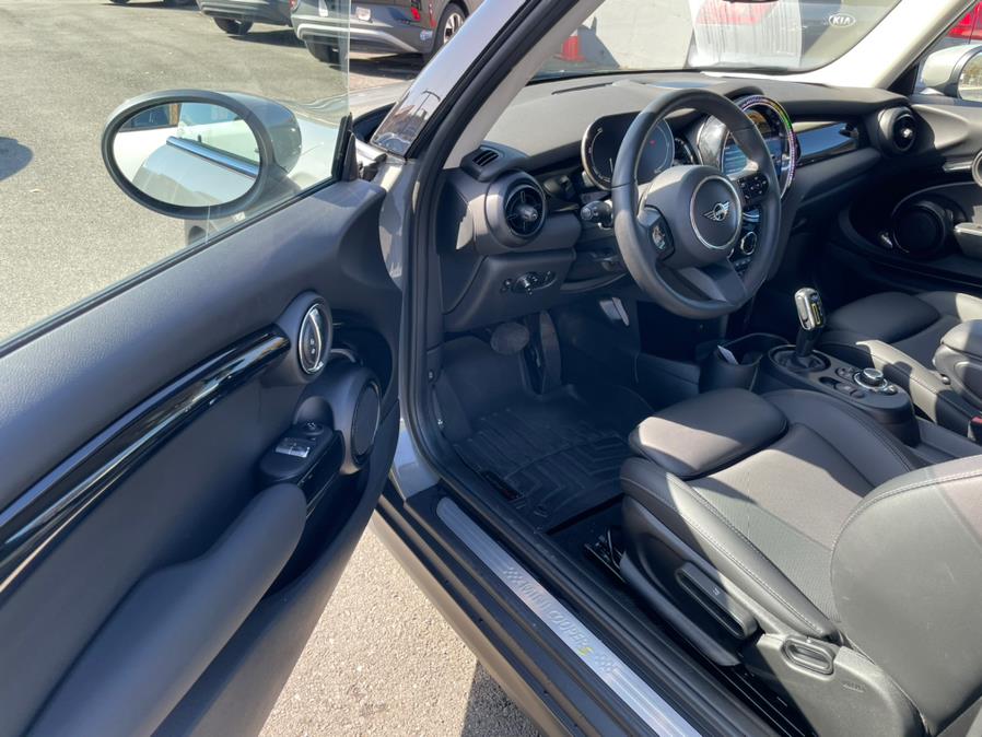 2022 MINI Cooper SE Signature Trim, available for sale in Daly City, California | Green Light Auto Wholesale. Daly City, California 2022 MINI Cooper SE Signature Trim, available for sale in Daly City, California | Green Light Auto Wholesale. Daly City, California