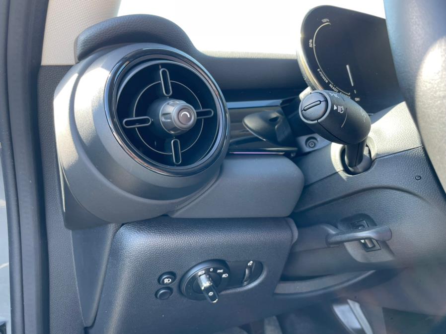 2022 MINI Cooper SE Signature Trim, available for sale in Daly City, California | Green Light Auto Wholesale. Daly City, California 2022 MINI Cooper SE Signature Trim, available for sale in Daly City, California | Green Light Auto Wholesale. Daly City, California