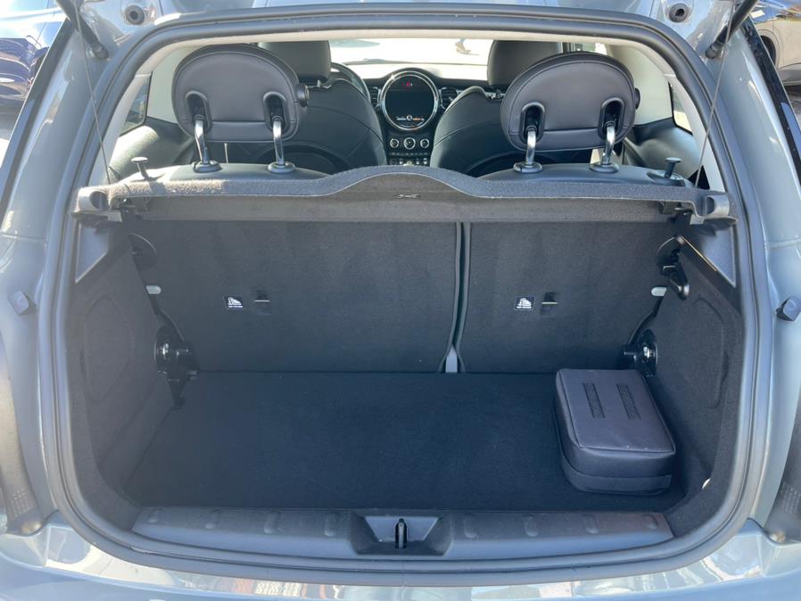 2022 MINI Cooper SE Signature Trim, available for sale in Daly City, California | Green Light Auto Wholesale. Daly City, California 2022 MINI Cooper SE Signature Trim, available for sale in Daly City, California | Green Light Auto Wholesale. Daly City, California