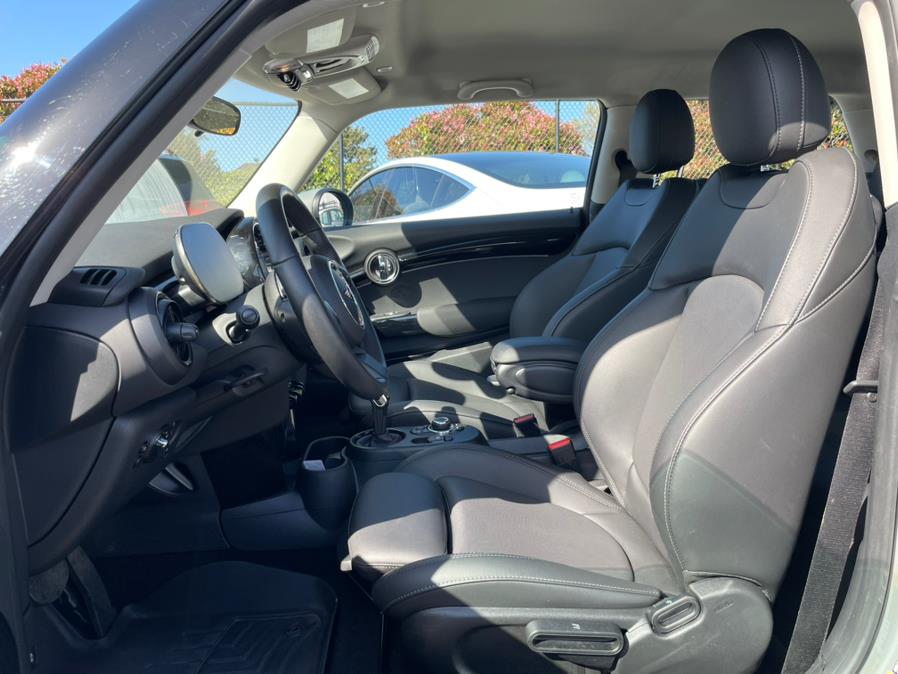 2022 MINI Cooper SE Signature Trim, available for sale in Daly City, California | Green Light Auto Wholesale. Daly City, California 2022 MINI Cooper SE Signature Trim, available for sale in Daly City, California | Green Light Auto Wholesale. Daly City, California