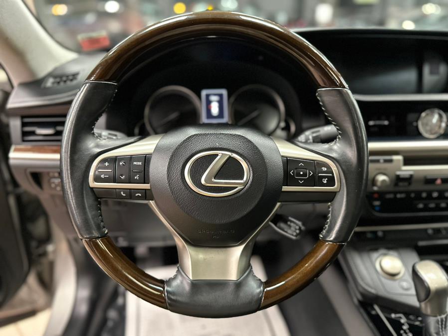 2016 Lexus ES 350 4dr Sdn, available for sale in Massapequa Park, New York | Power Motors East. Massapequa Park, New York 2016 Lexus ES 350 4dr Sdn, available for sale in Massapequa Park, New York | Power Motors East. Massapequa Park, New York