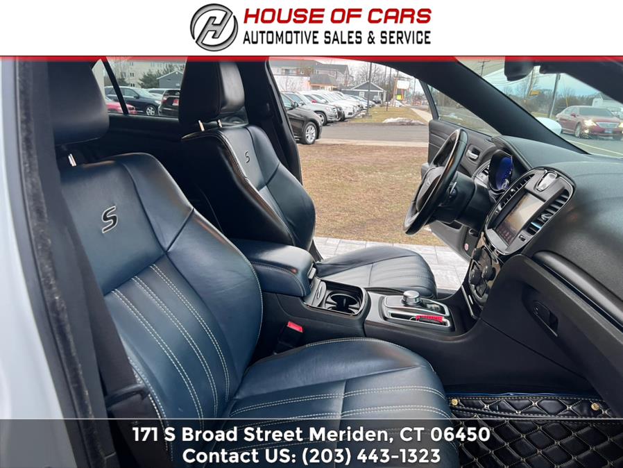 2015 Chrysler 300 4dr Sdn 300S AWD, available for sale in Meriden, Connecticut | House of Cars CT. Meriden, Connecticut