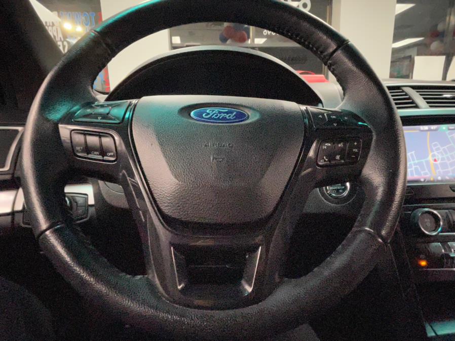 2016 Ford Explorer 4WD 4dr XLT, available for sale in Inwood, New York | 5 Towns Drive. Inwood, New York 2016 Ford Explorer 4WD 4dr XLT, available for sale in Inwood, New York | 5 Towns Drive. Inwood, New York
