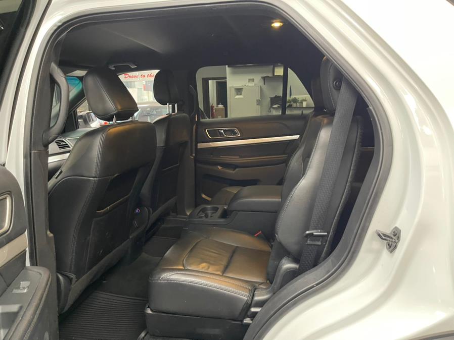 2016 Ford Explorer 4WD 4dr XLT, available for sale in Inwood, New York | 5 Towns Drive. Inwood, New York 2016 Ford Explorer 4WD 4dr XLT, available for sale in Inwood, New York | 5 Towns Drive. Inwood, New York
