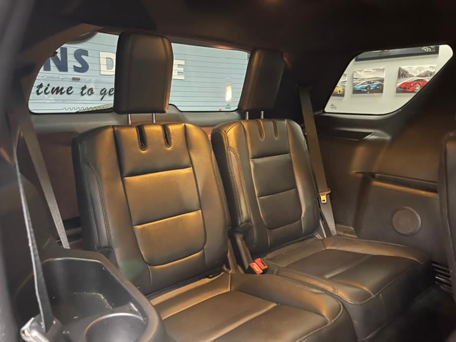 2016 Ford Explorer 4WD 4dr XLT, available for sale in Inwood, New York | 5 Towns Drive. Inwood, New York 2016 Ford Explorer 4WD 4dr XLT, available for sale in Inwood, New York | 5 Towns Drive. Inwood, New York