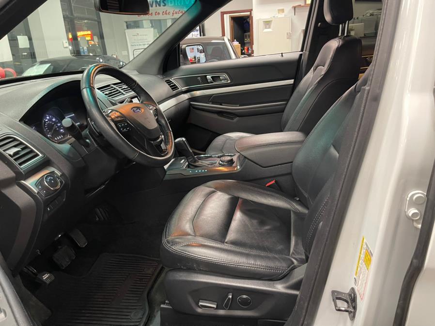 2016 Ford Explorer 4WD 4dr XLT, available for sale in Inwood, New York | 5 Towns Drive. Inwood, New York 2016 Ford Explorer 4WD 4dr XLT, available for sale in Inwood, New York | 5 Towns Drive. Inwood, New York