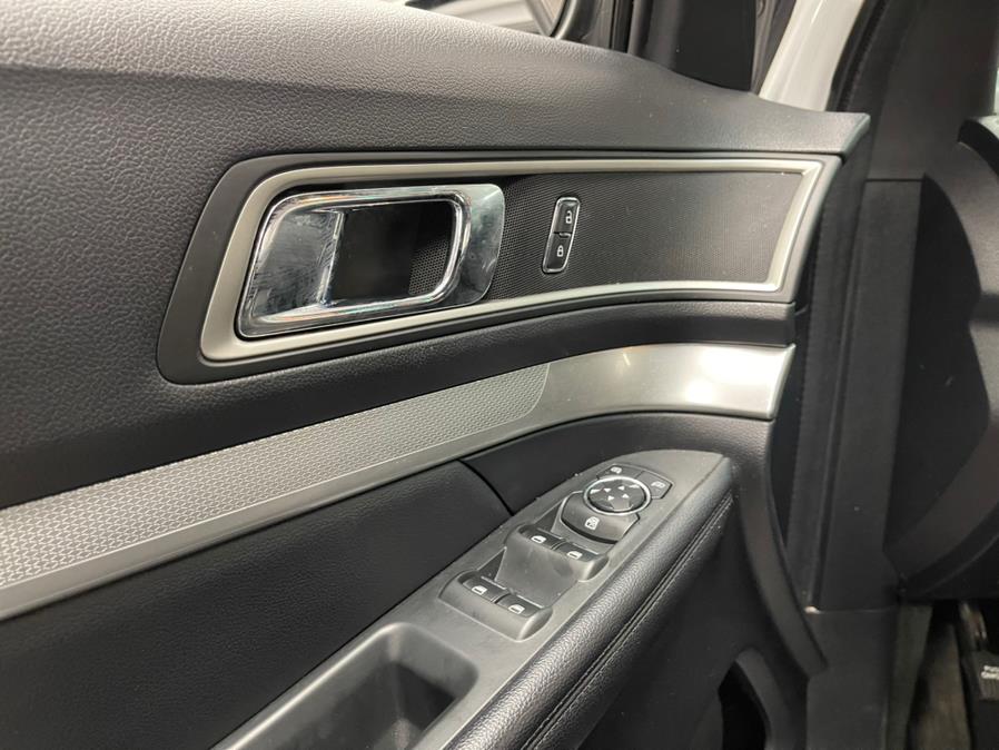 2016 Ford Explorer 4WD 4dr XLT, available for sale in Inwood, New York | 5 Towns Drive. Inwood, New York 2016 Ford Explorer 4WD 4dr XLT, available for sale in Inwood, New York | 5 Towns Drive. Inwood, New York