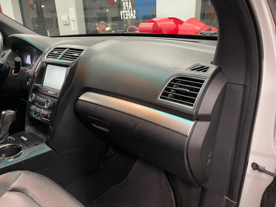 2016 Ford Explorer 4WD 4dr XLT, available for sale in Inwood, New York | 5 Towns Drive. Inwood, New York 2016 Ford Explorer 4WD 4dr XLT, available for sale in Inwood, New York | 5 Towns Drive. Inwood, New York