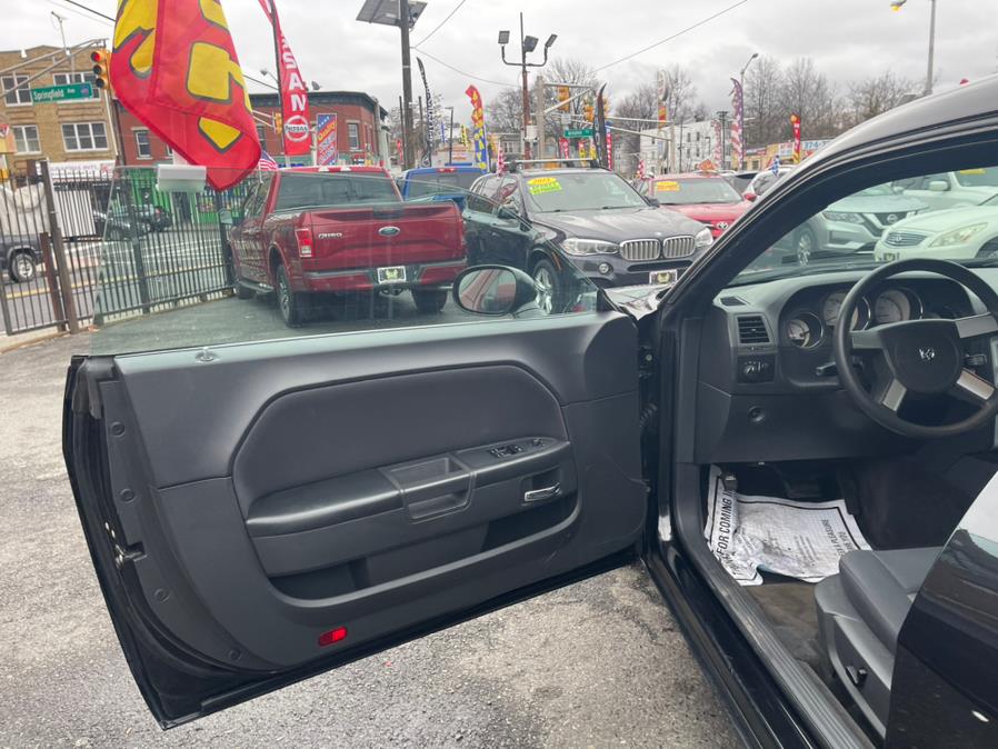 2010 Dodge Challenger 2dr Cpe SE, available for sale in Irvington, New Jersey | Elis Motors Corp. Irvington, New Jersey 2010 Dodge Challenger 2dr Cpe SE, available for sale in Irvington, New Jersey | Elis Motors Corp. Irvington, New Jersey