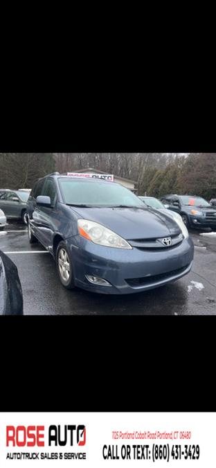 The 2010 Toyota Sienna XLE Limited photos