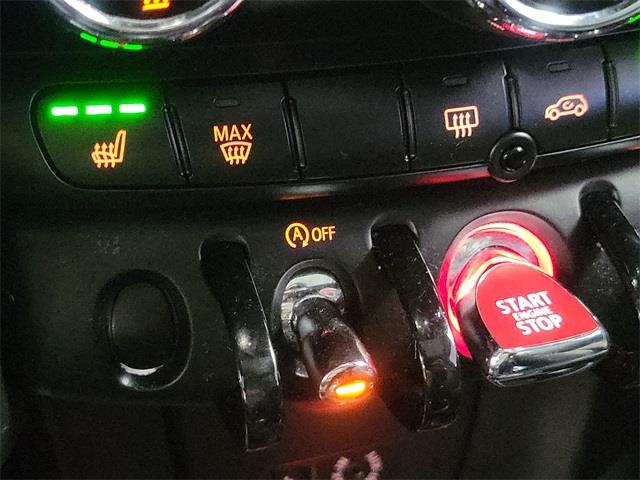 2017 Mini Cooper s Base, available for sale in Stratford, Connecticut | Wiz Leasing Inc. Stratford, Connecticut 2017 Mini Cooper s Base, available for sale in Stratford, Connecticut | Wiz Leasing Inc. Stratford, Connecticut