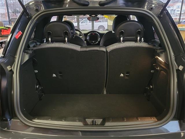 2017 Mini Cooper s Base, available for sale in Stratford, Connecticut | Wiz Leasing Inc. Stratford, Connecticut 2017 Mini Cooper s Base, available for sale in Stratford, Connecticut | Wiz Leasing Inc. Stratford, Connecticut